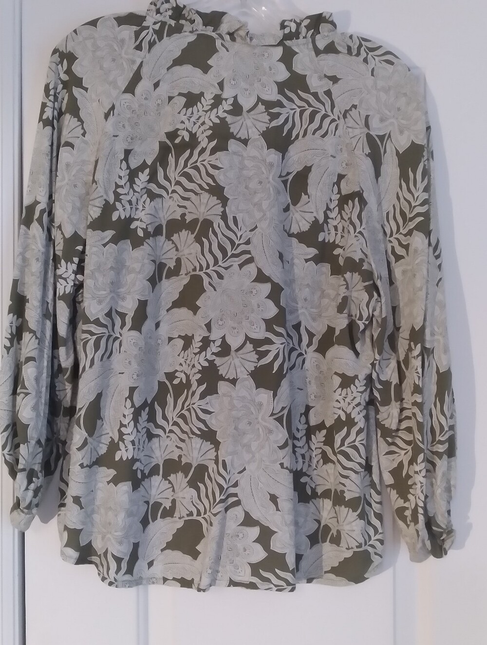Detailed Button Front Blouse - Picture 8 of 12